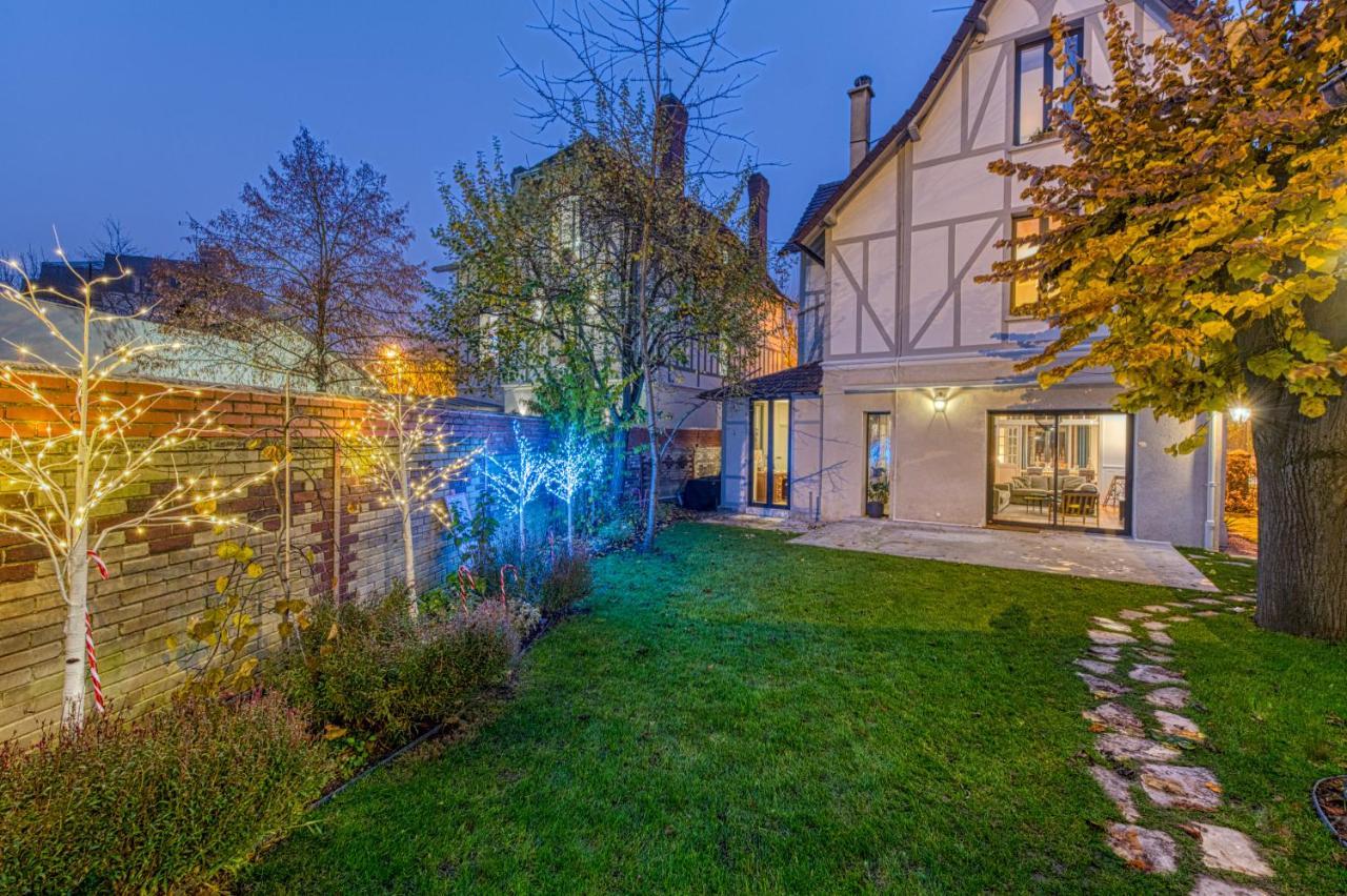 Cottage De La Foret Шантийи Экстерьер фото